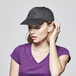 Gorra 5 paneles 2 agujeros de ventilacion bordados BASICA 7000 Roly
