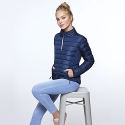 Chaqueta FINLAND de mujer acolchada con relleno tacto pluma 5095 Roly